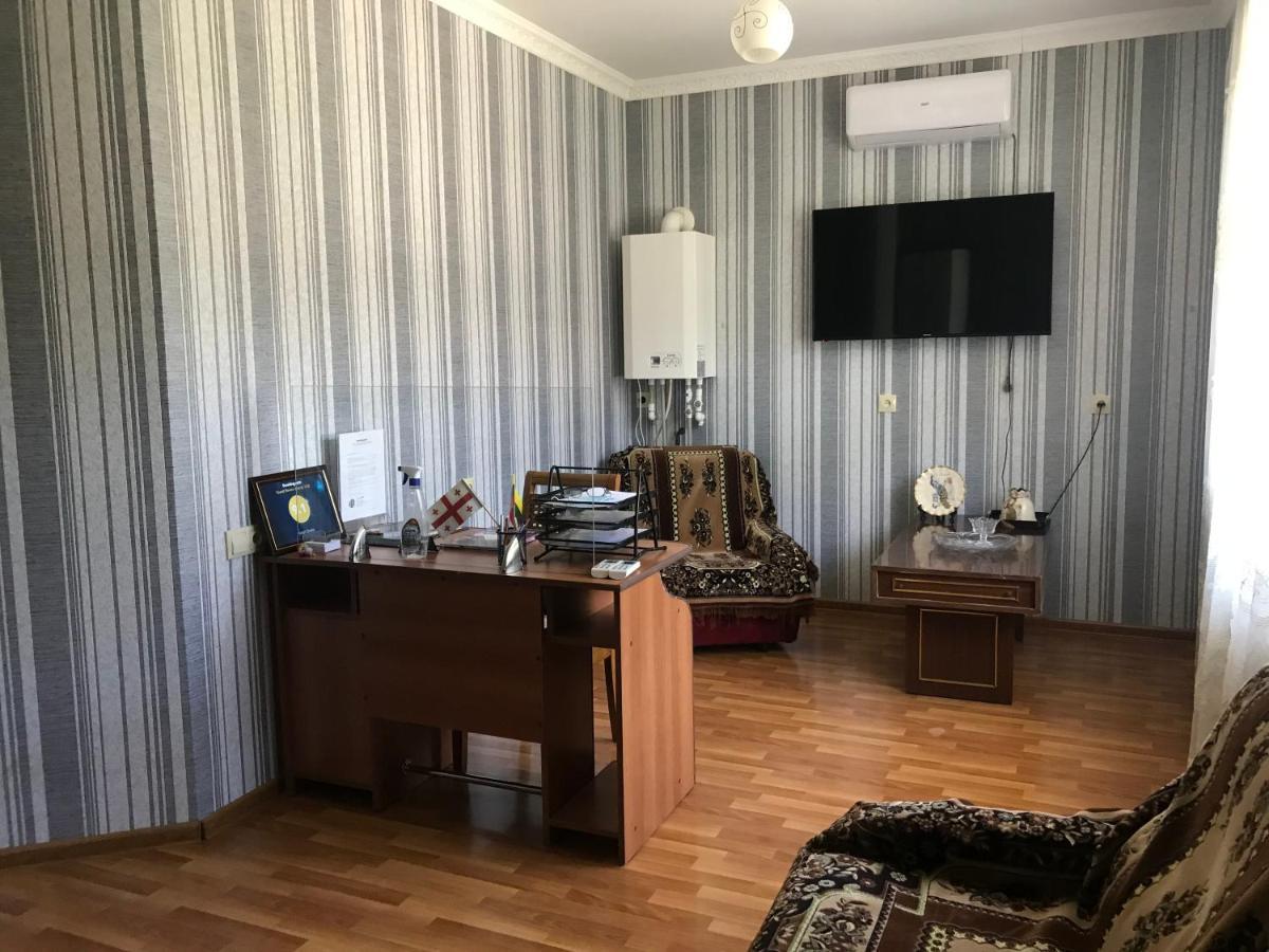Hotel Oniks 쿠타이시 외부 사진